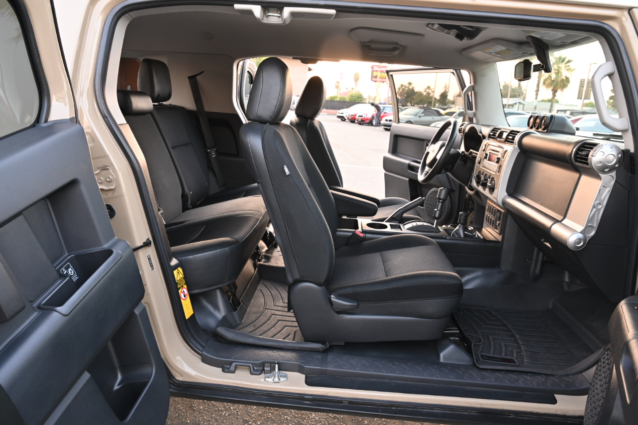 Toyota FJ Cruiser 4WD 2013