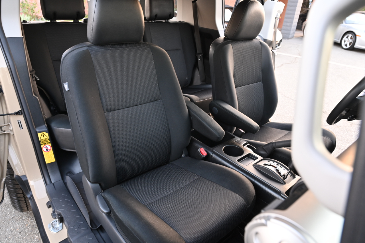 Toyota FJ Cruiser 4WD 2013