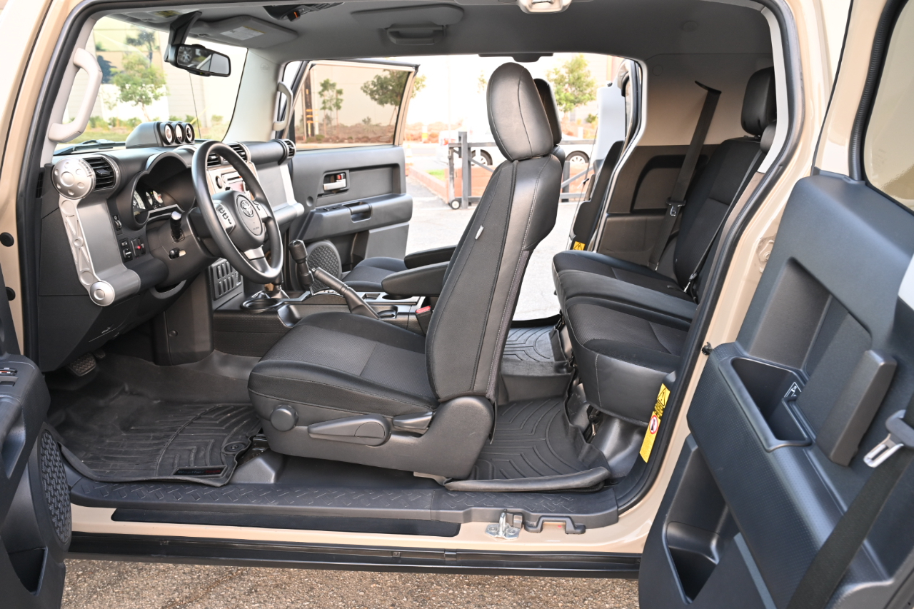 Toyota FJ Cruiser 4WD 2013