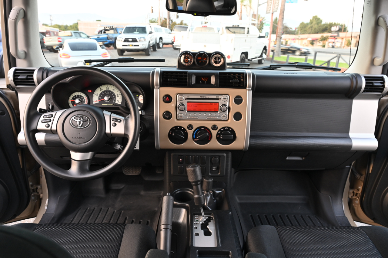 Toyota FJ Cruiser 4WD 2013