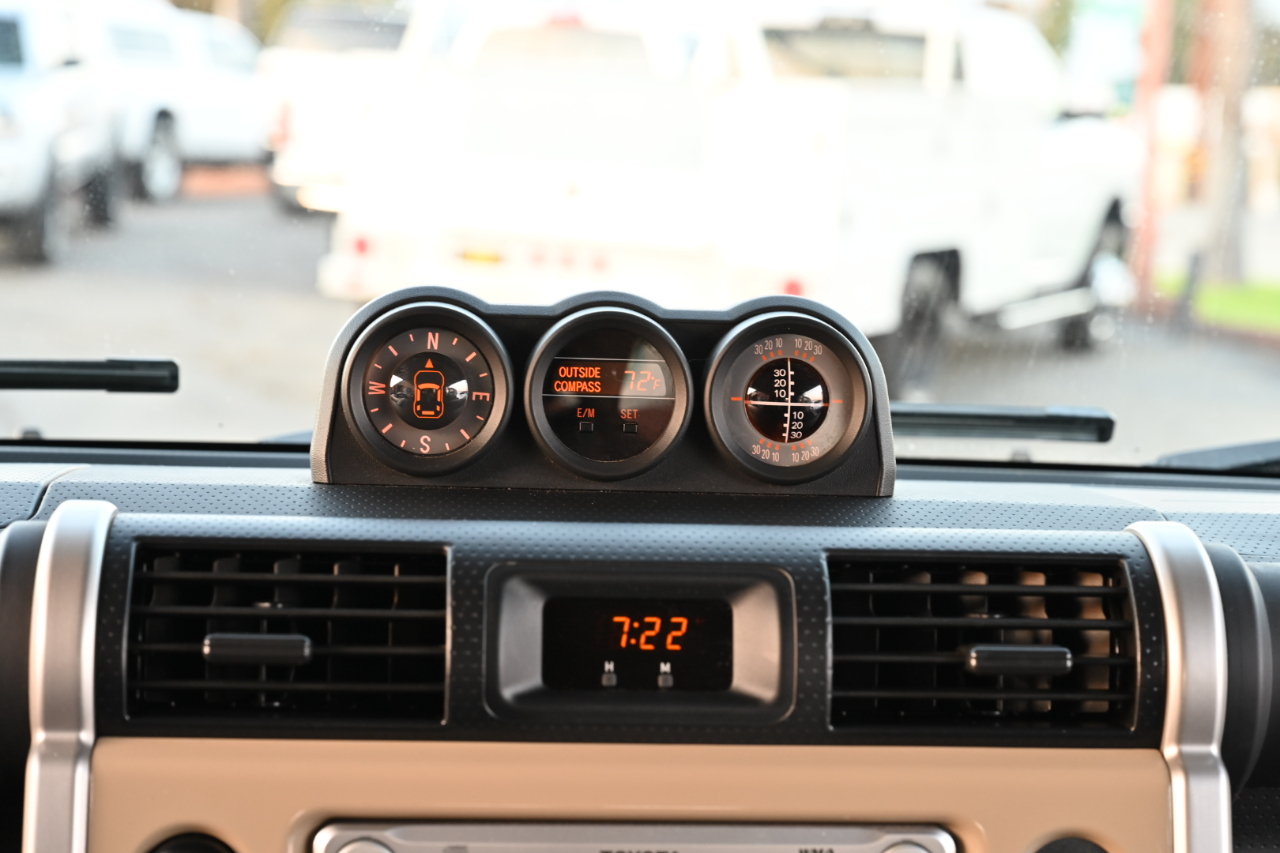 Toyota FJ Cruiser 4WD 2013