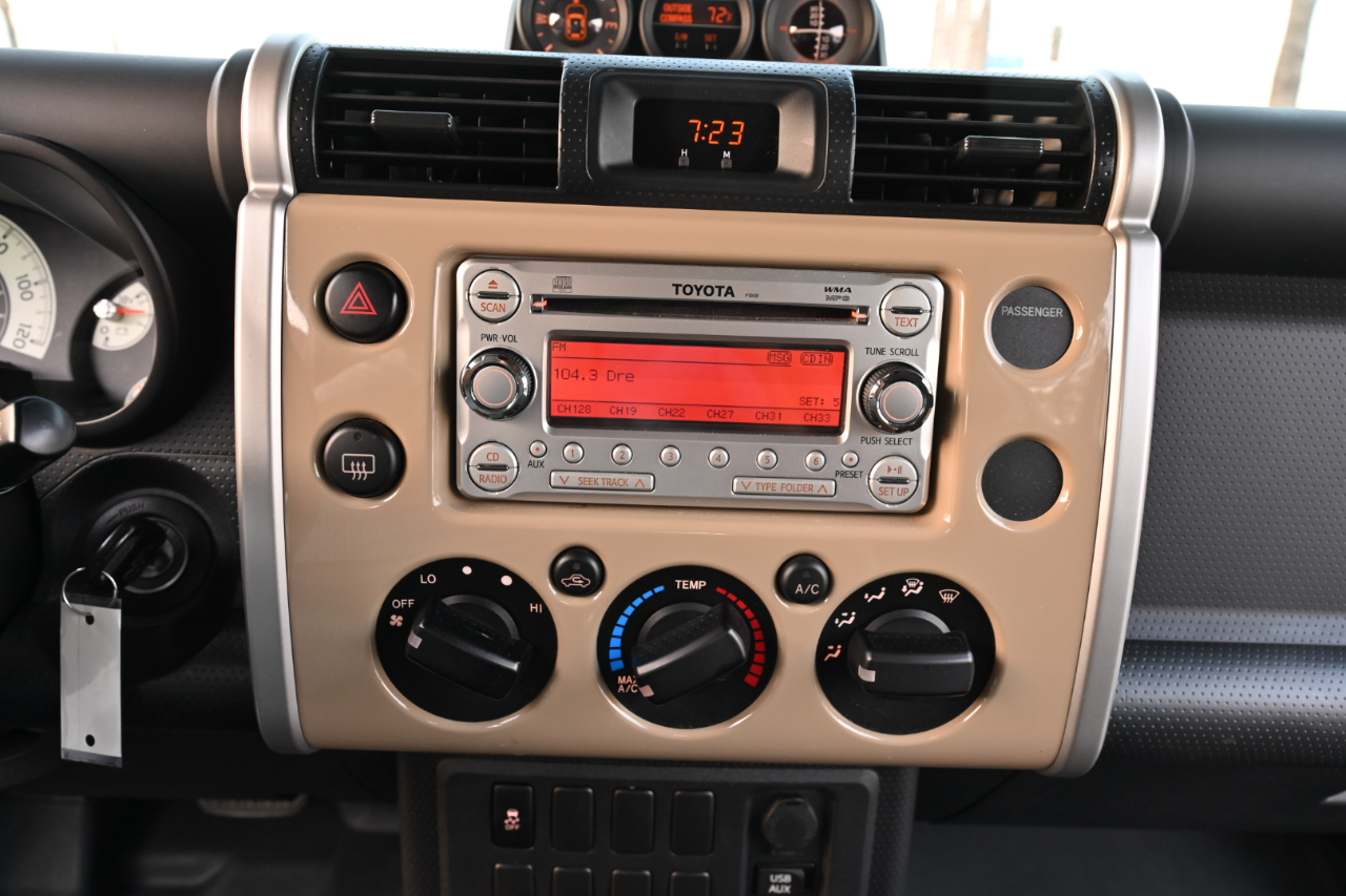 Toyota FJ Cruiser 4WD 2013