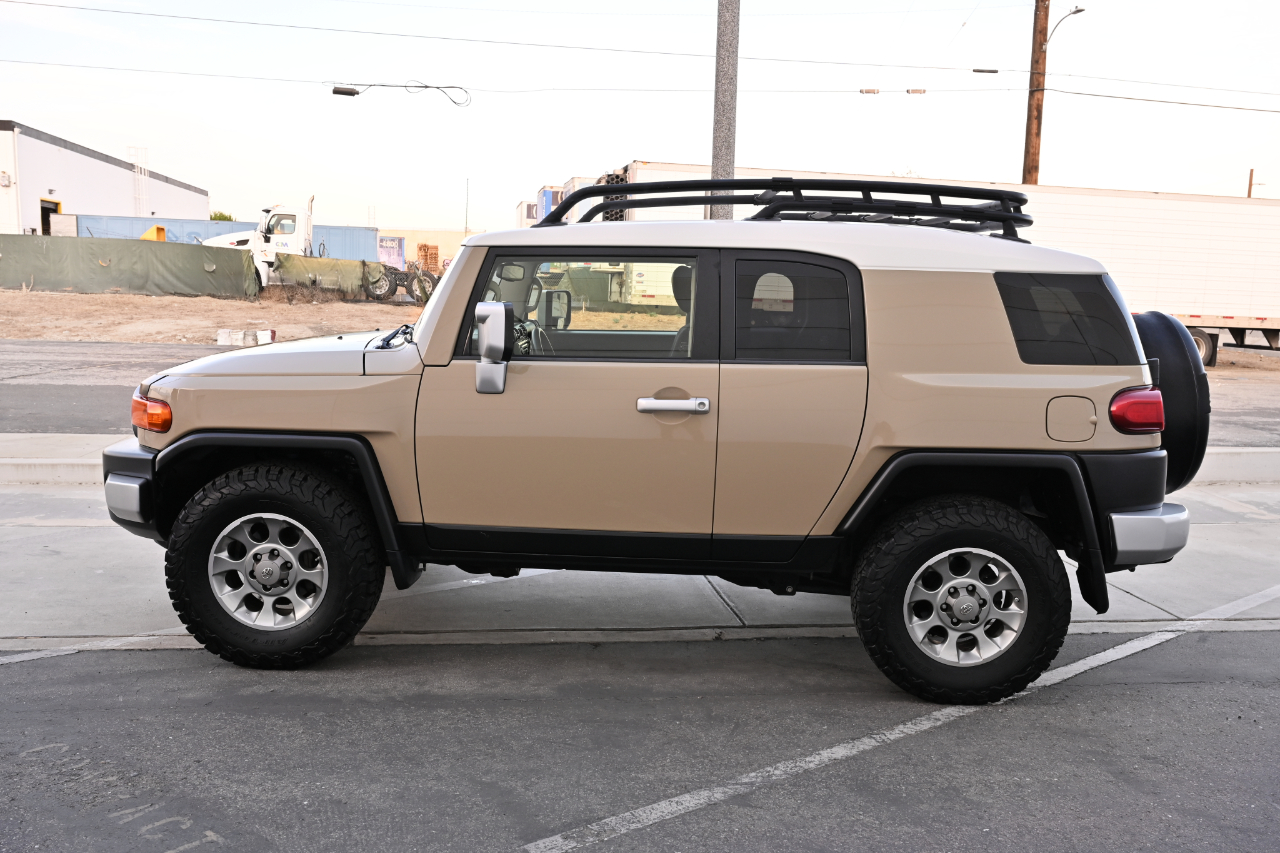 Toyota FJ Cruiser 4WD 2013