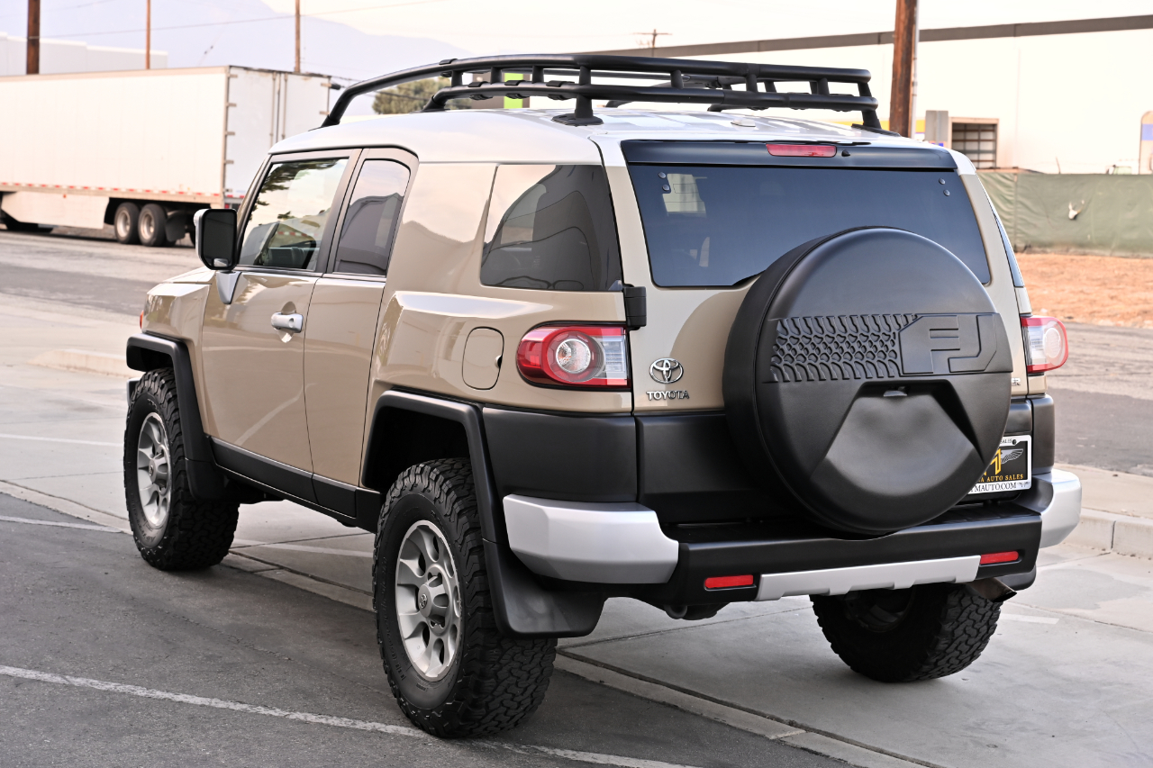 Toyota FJ Cruiser 4WD 2013
