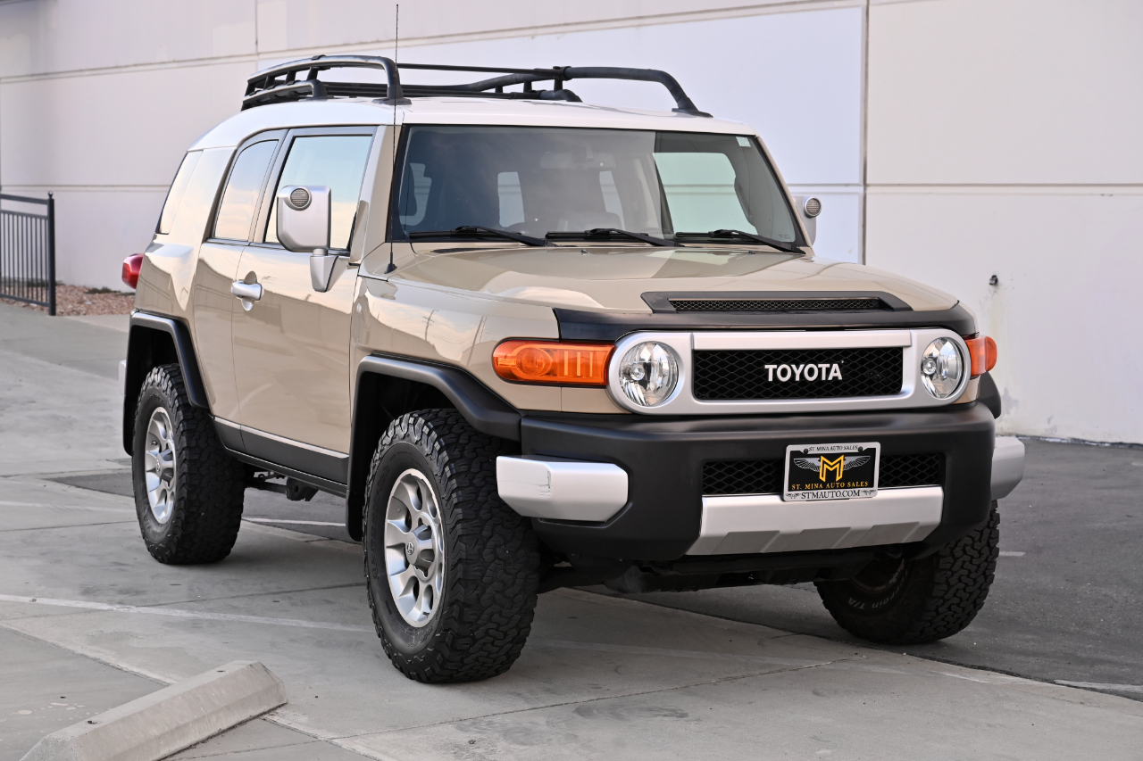 Toyota FJ Cruiser 4WD 2013