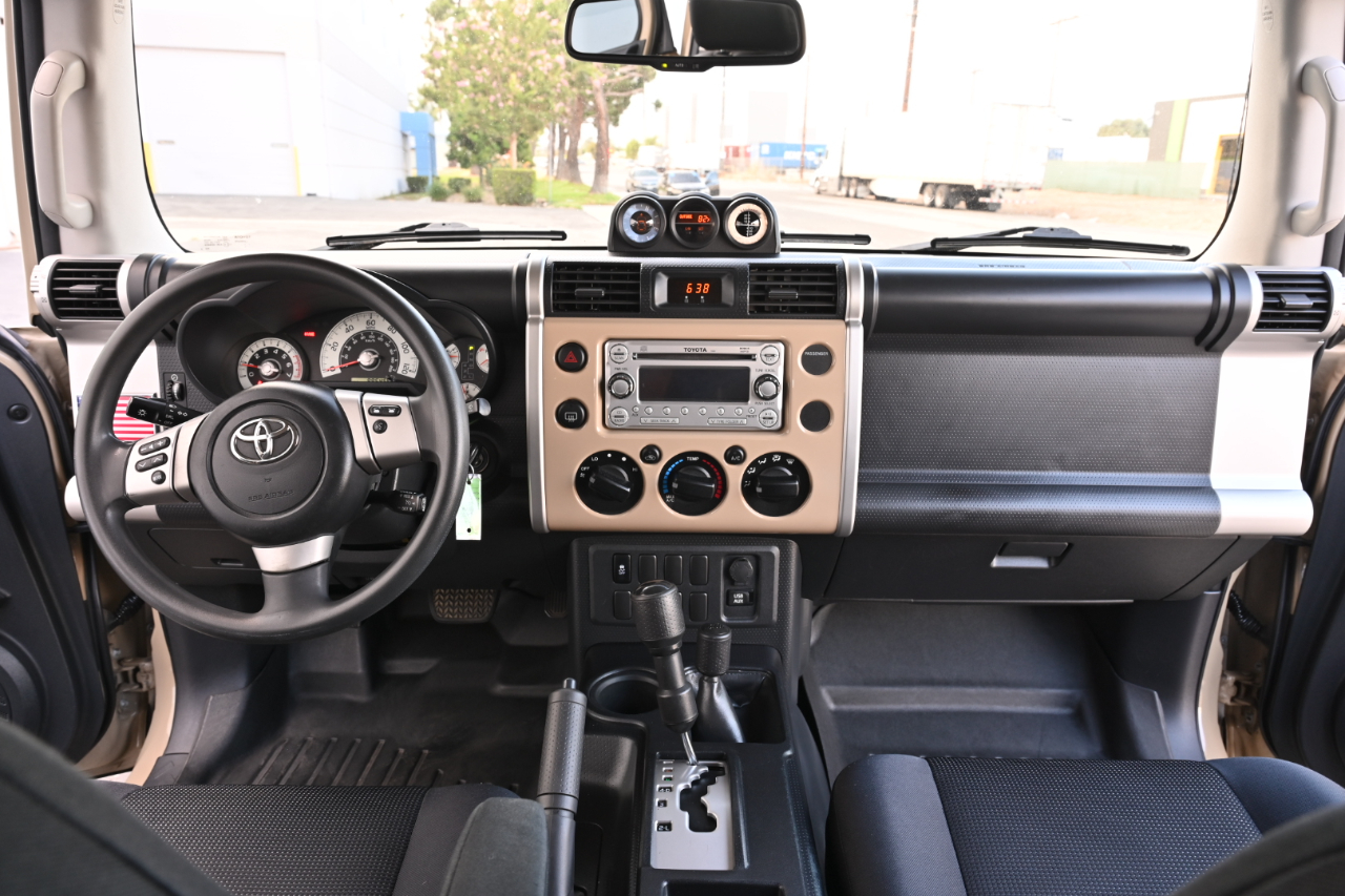 Toyota FJ Cruiser 4WD 2013