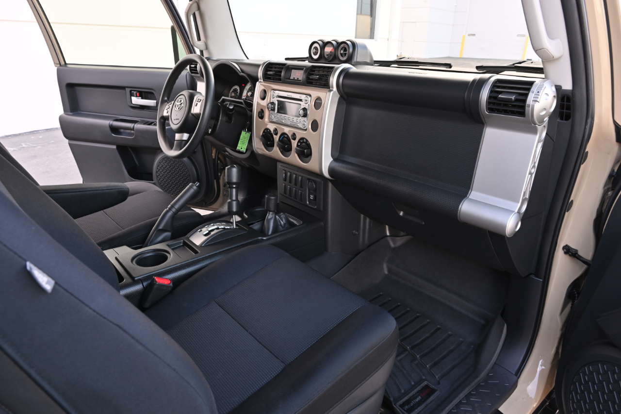 Toyota FJ Cruiser 4WD 2013