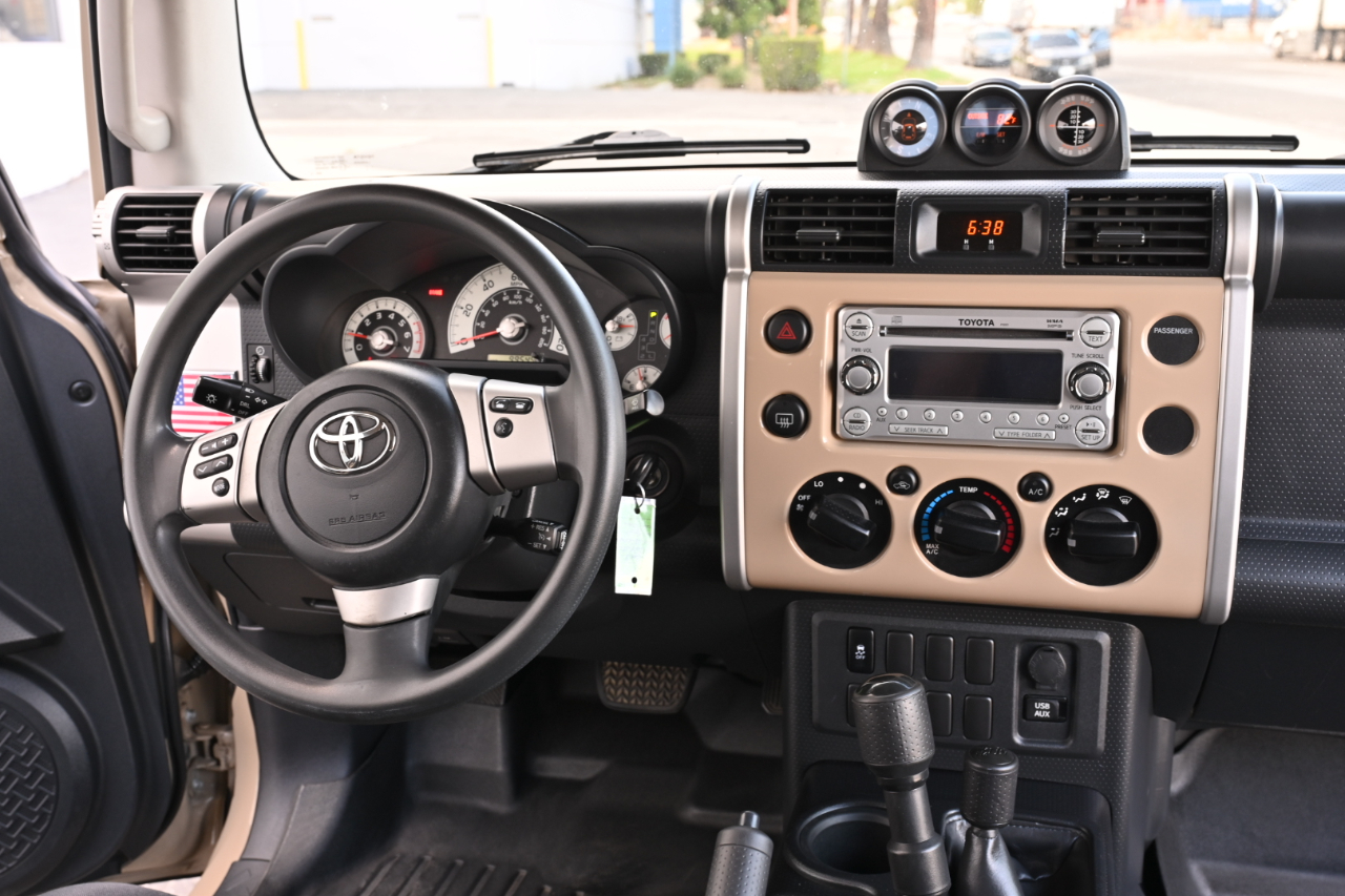 Toyota FJ Cruiser 4WD 2013