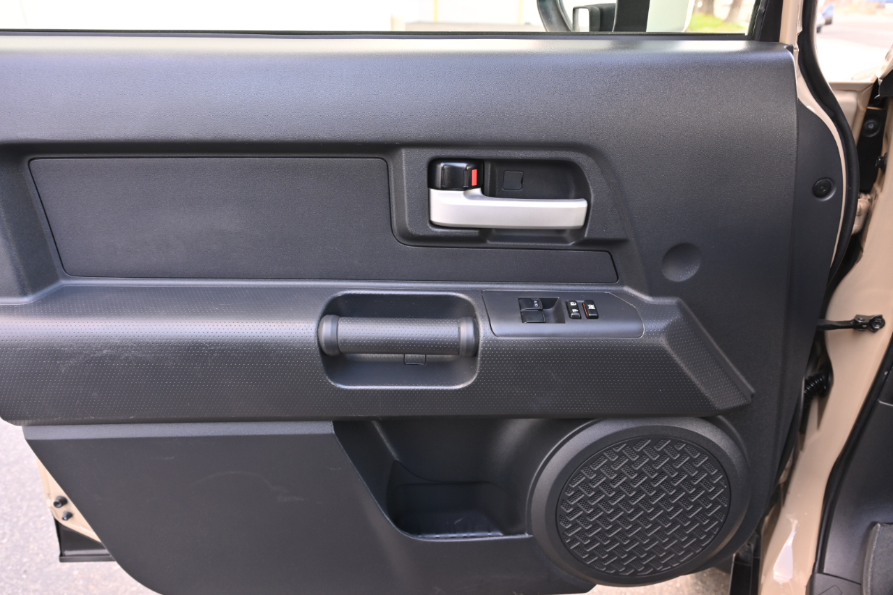 Toyota FJ Cruiser 4WD 2013