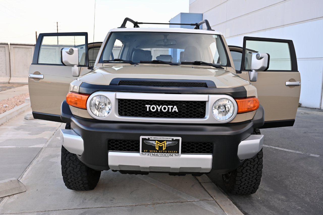 Toyota FJ Cruiser 4WD 2013