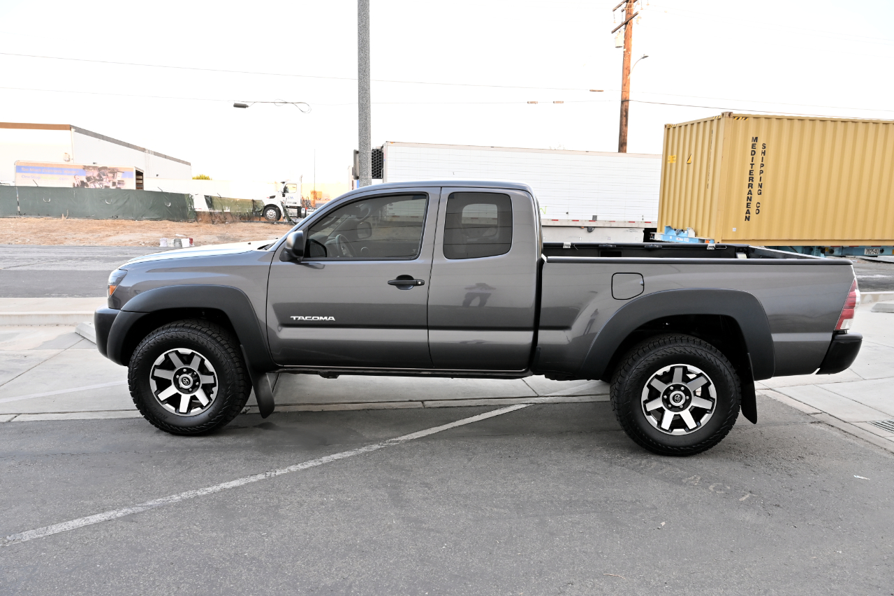 Toyota Tacoma  2011