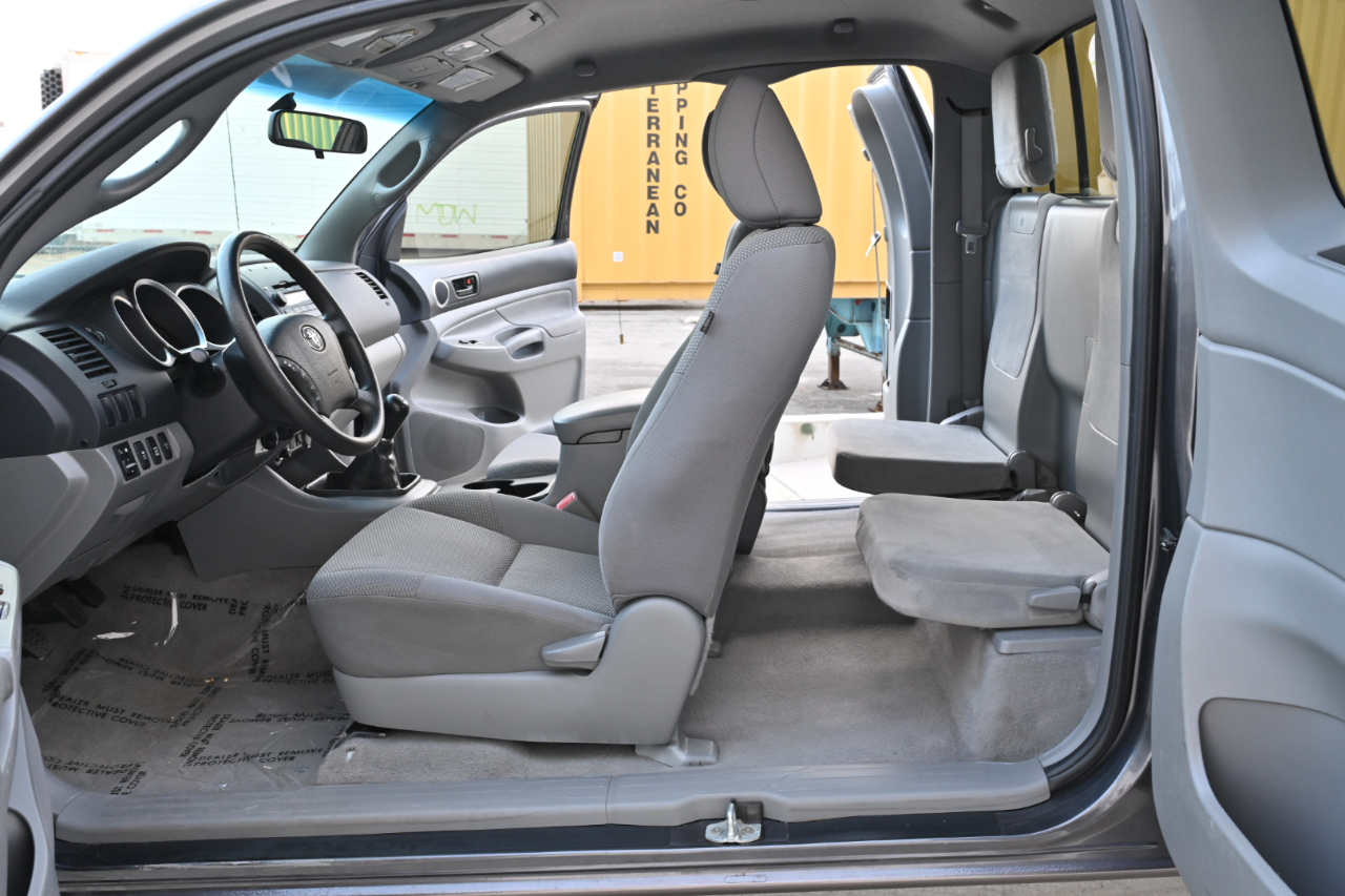 Toyota Tacoma  2011