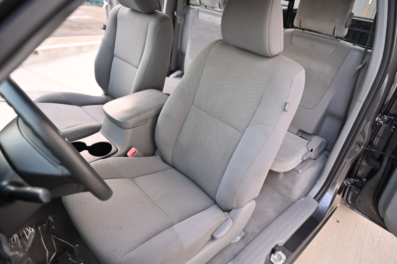 Toyota Tacoma  2011