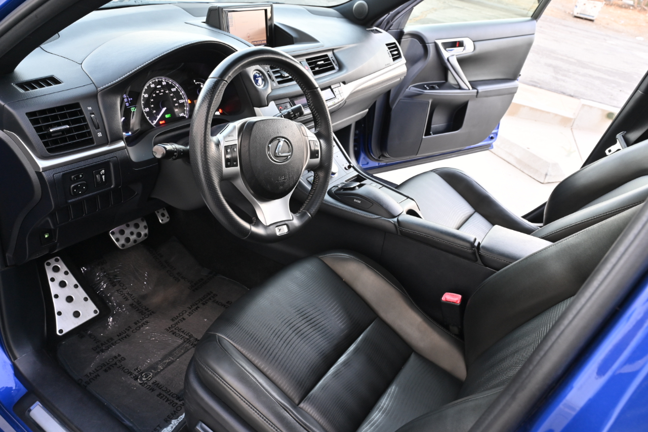 Lexus CT 200h  2013
