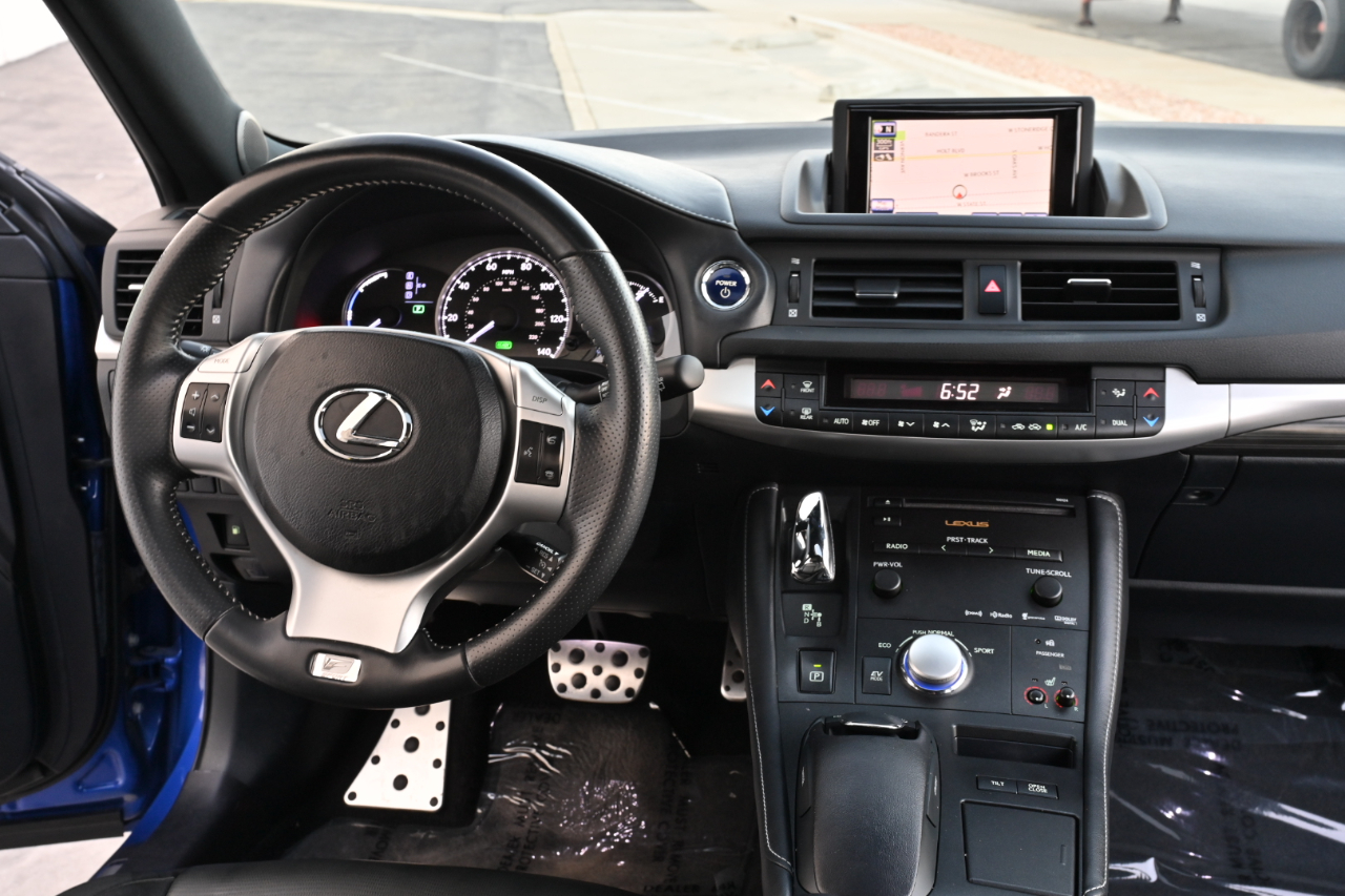 Lexus CT 200h  2013