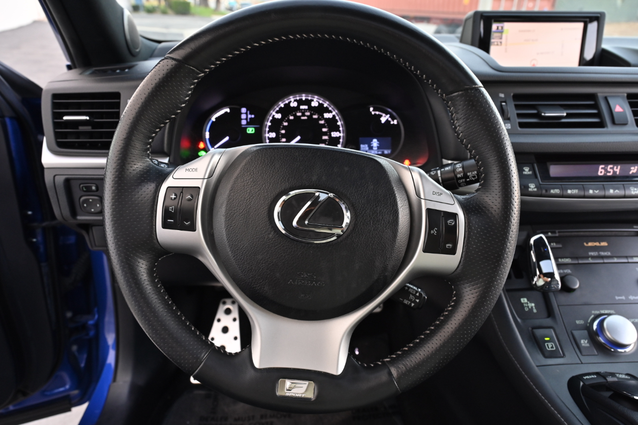 Lexus CT 200h  2013