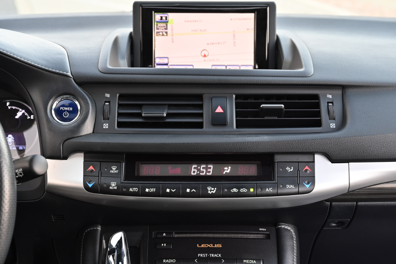 Lexus CT 200h  2013