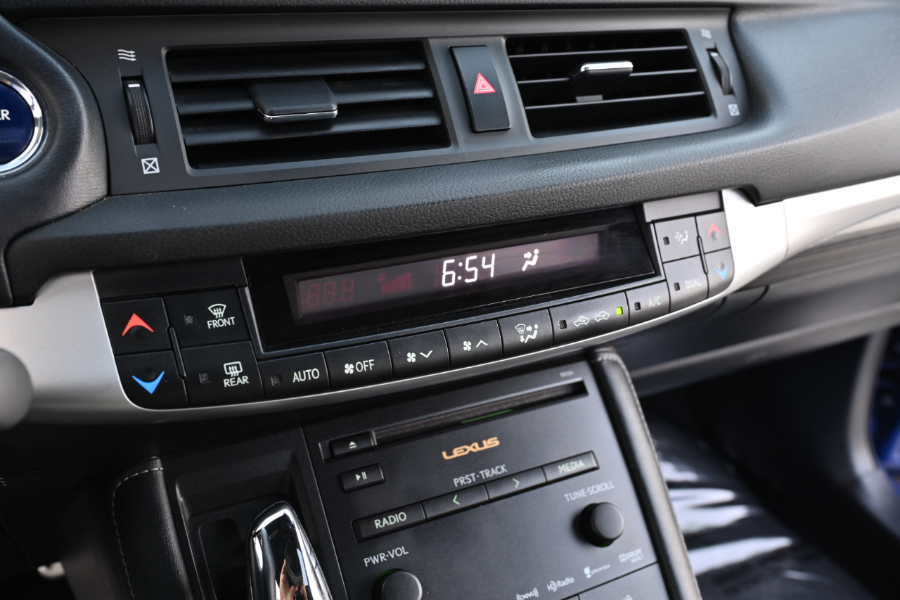 Lexus CT 200h  2013