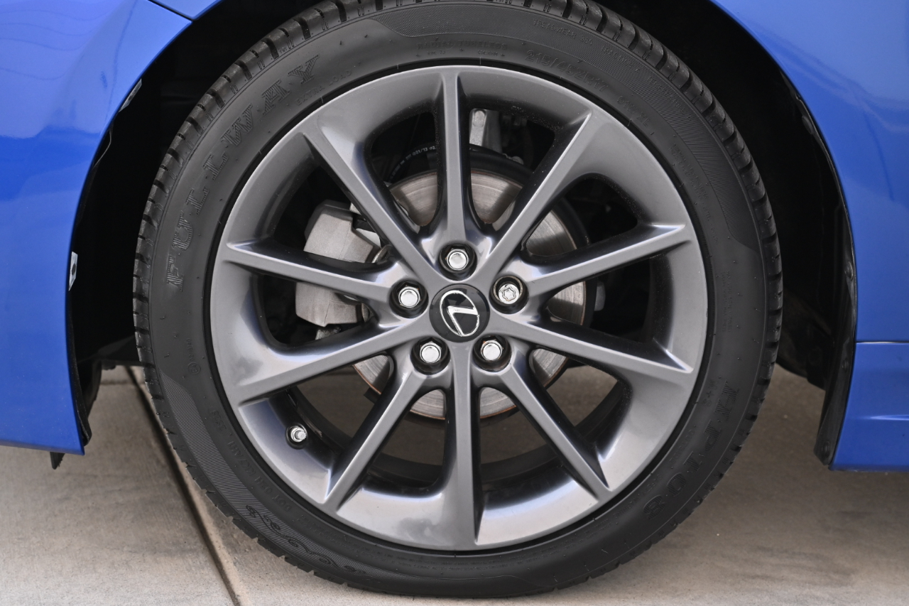 Lexus CT 200h  2013