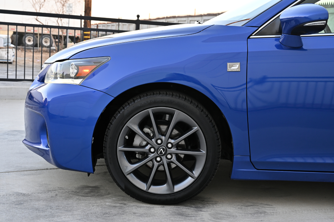 Lexus CT 200h  2013