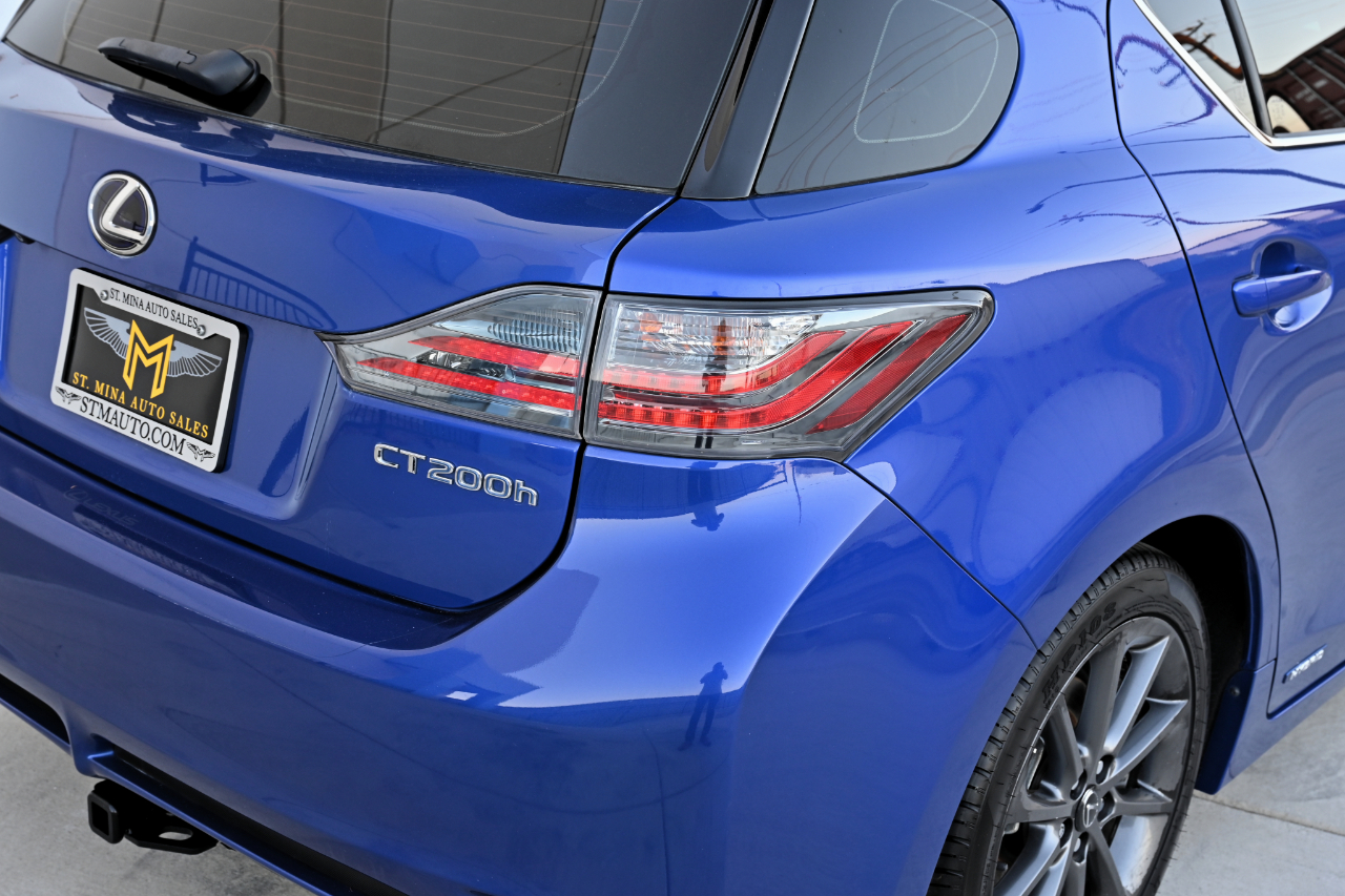 Lexus CT 200h  2013