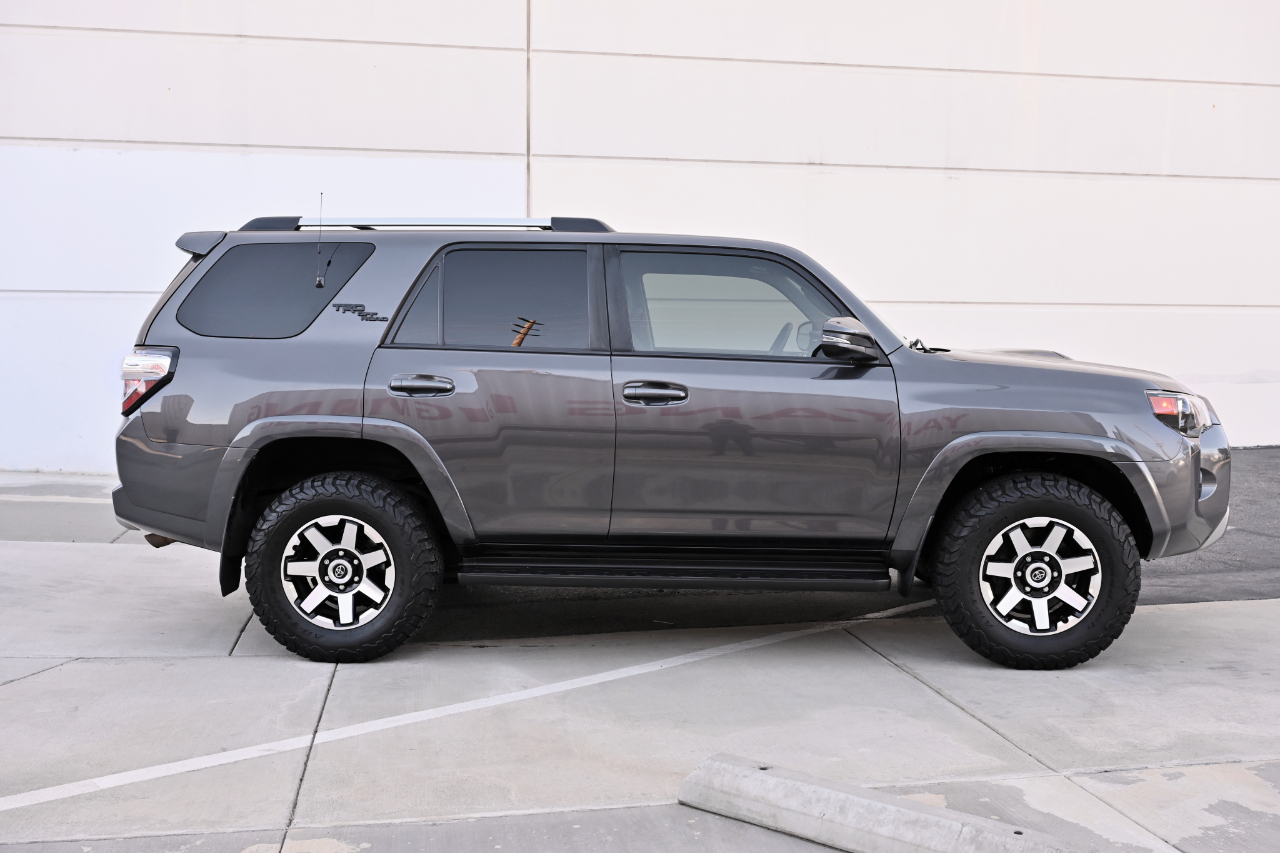 Toyota 4Runner photo 8