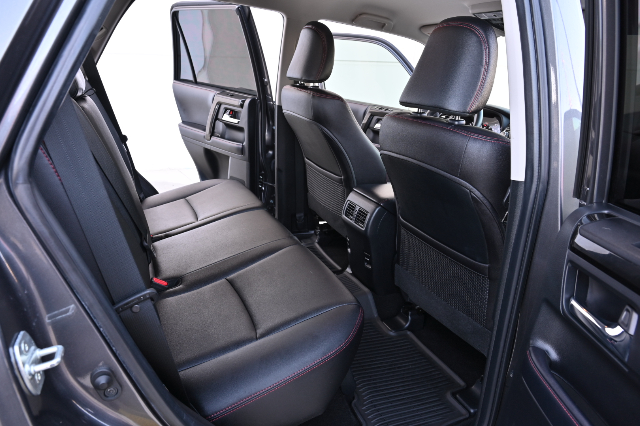 Toyota 4Runner photo 16