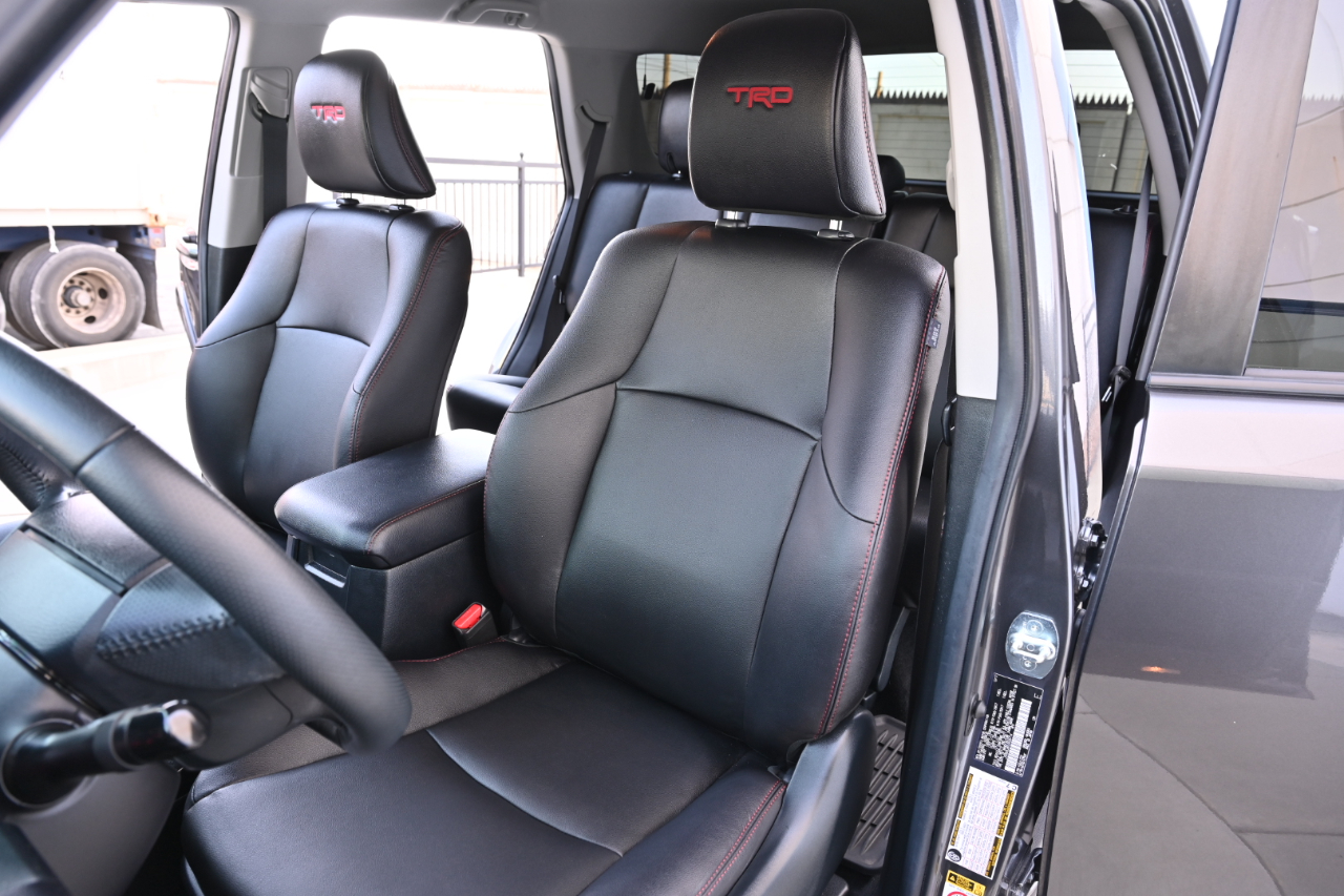 Toyota 4Runner photo 18