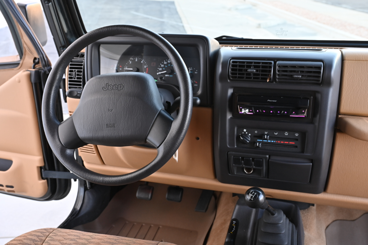 Jeep Wrangler SE 1998