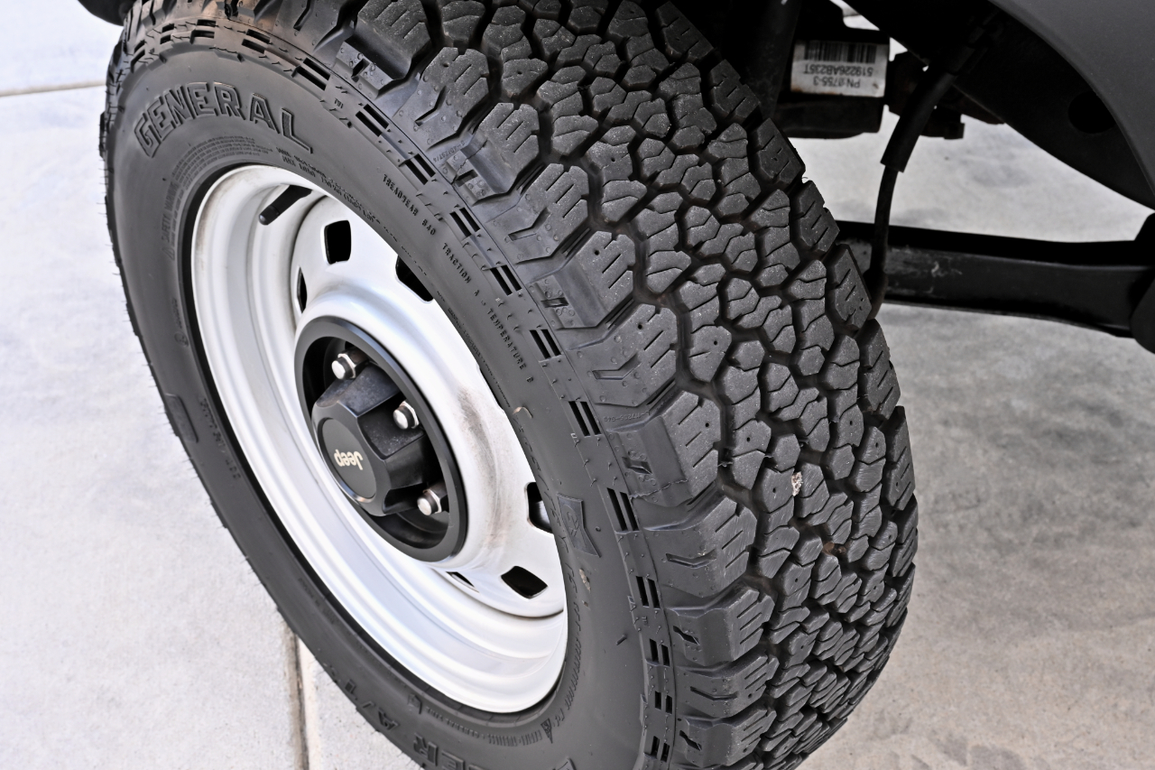 Jeep Wrangler SE 1998