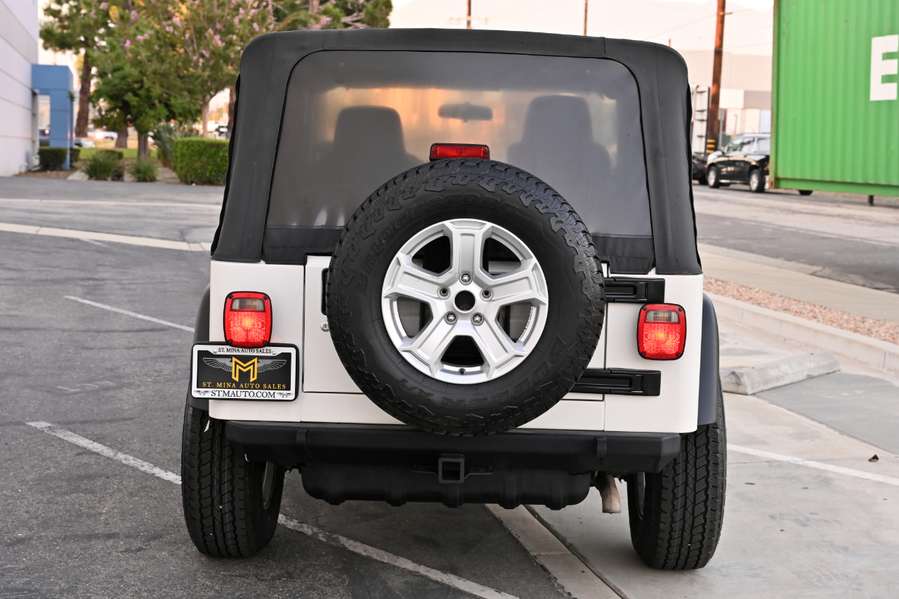Jeep Wrangler photo 6