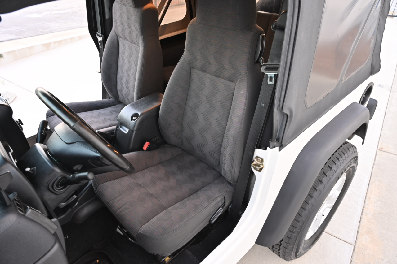 Jeep Wrangler photo 21