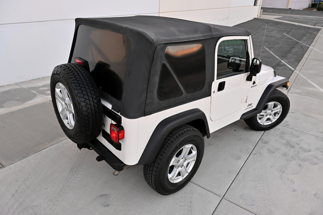 Jeep Wrangler photo 29