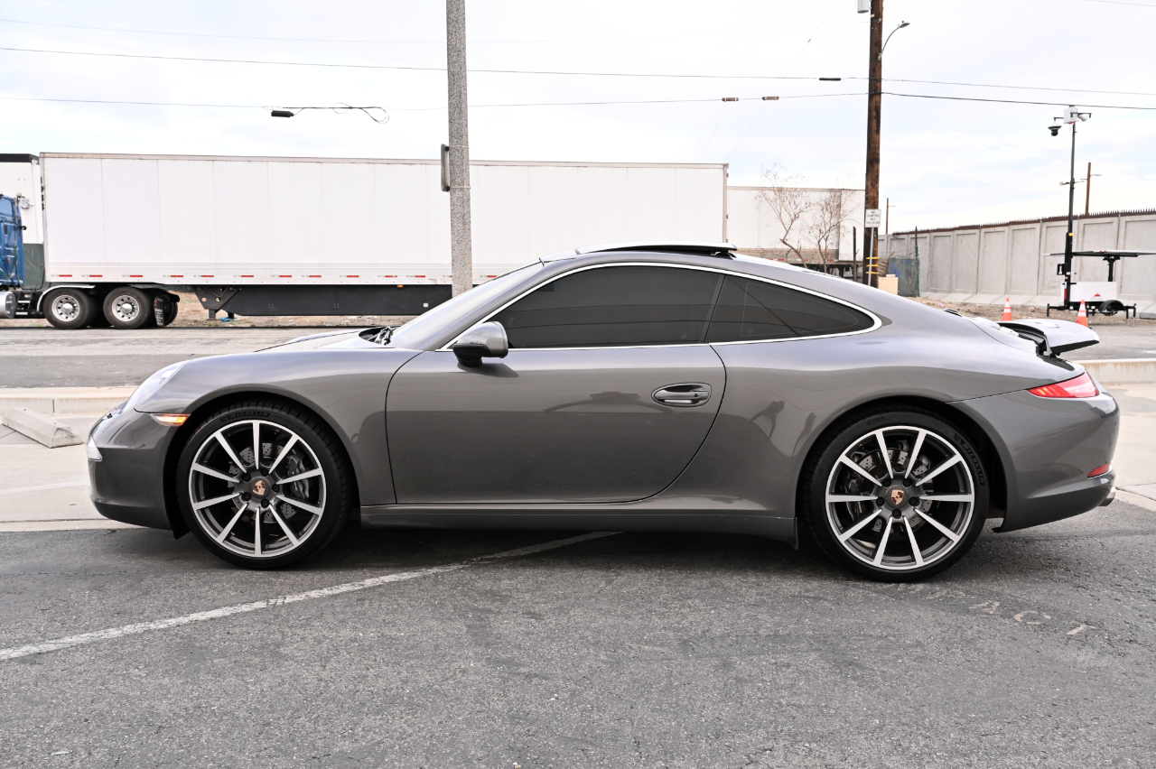 Porsche 911 photo 2
