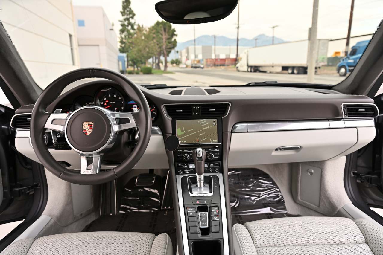 Porsche 911 photo 15