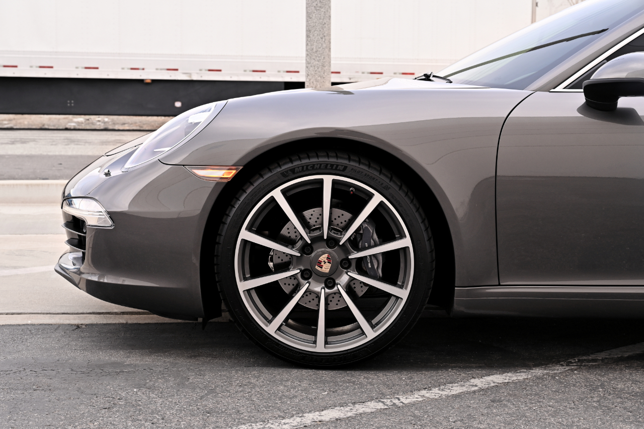 Porsche 911 photo 31