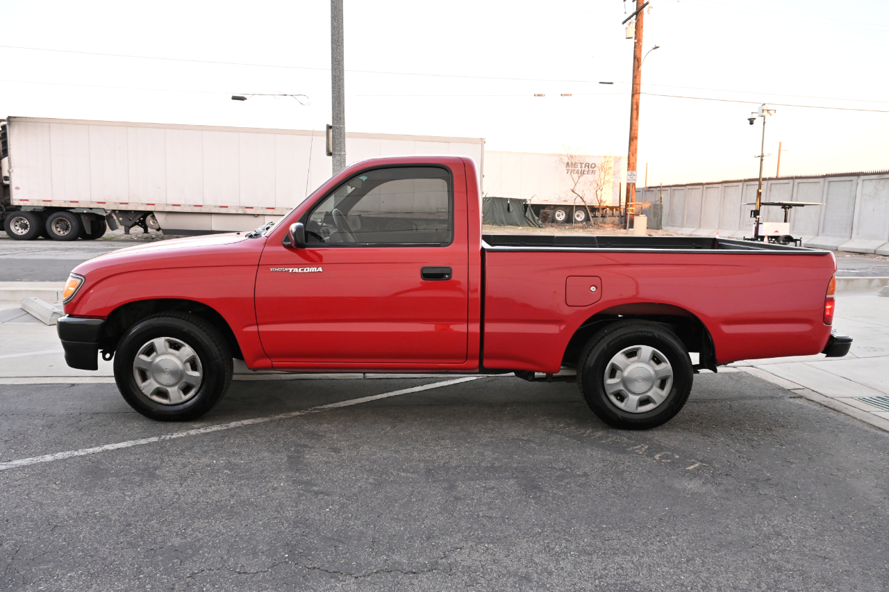Toyota Tacoma photo 3