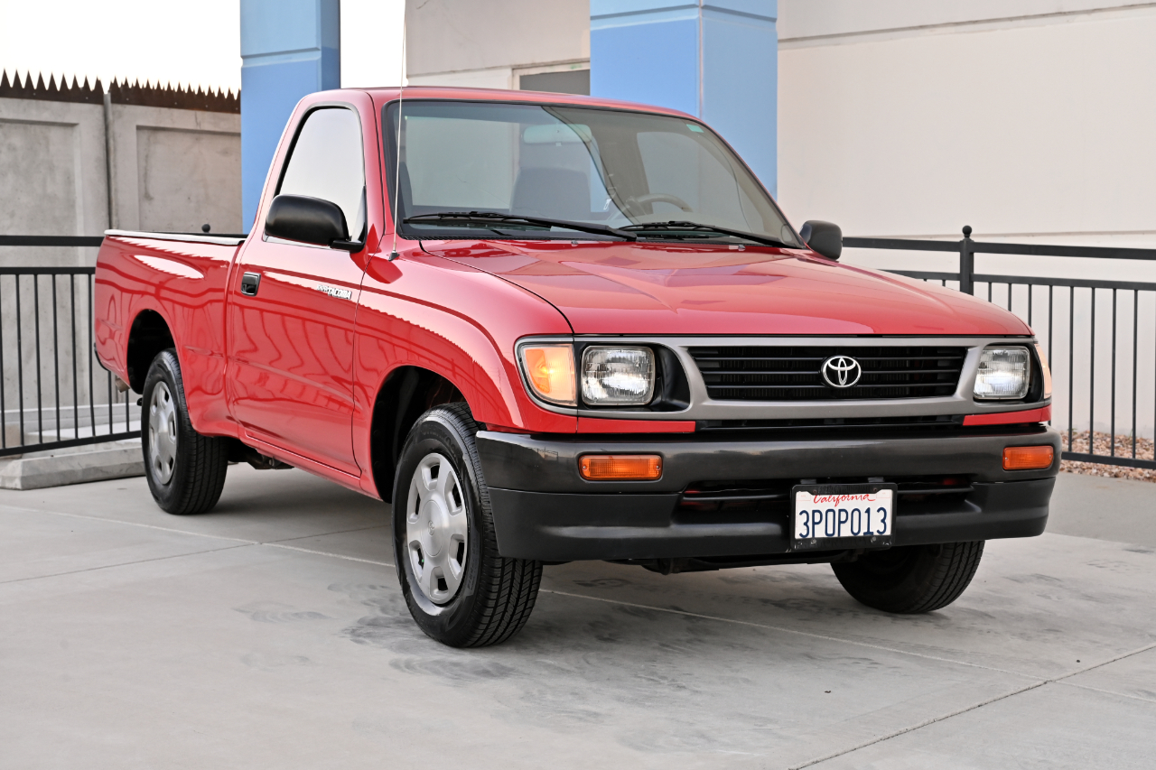 Toyota Tacoma photo 9