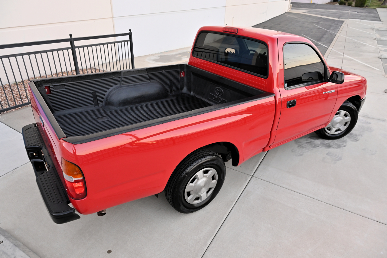 Toyota Tacoma photo 18