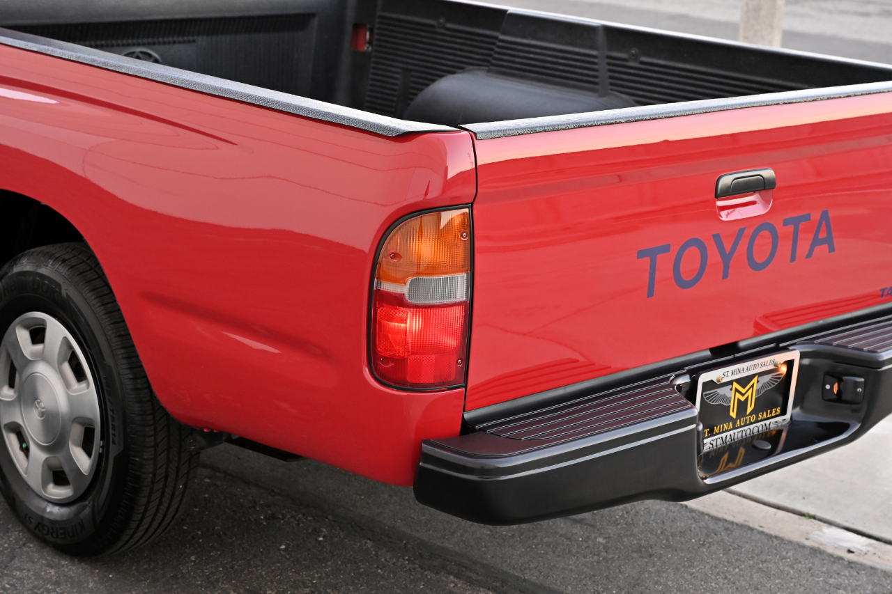 Toyota Tacoma photo 22