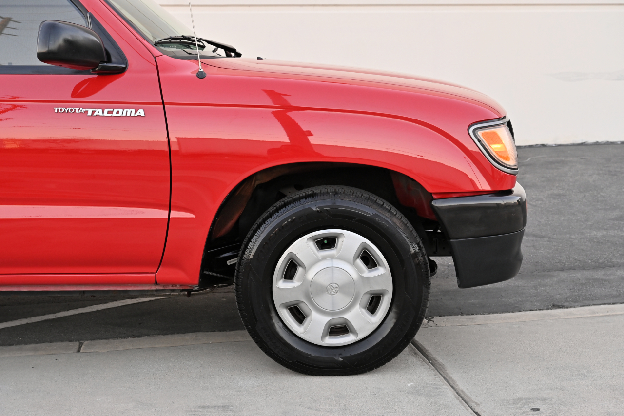 Toyota Tacoma photo 26