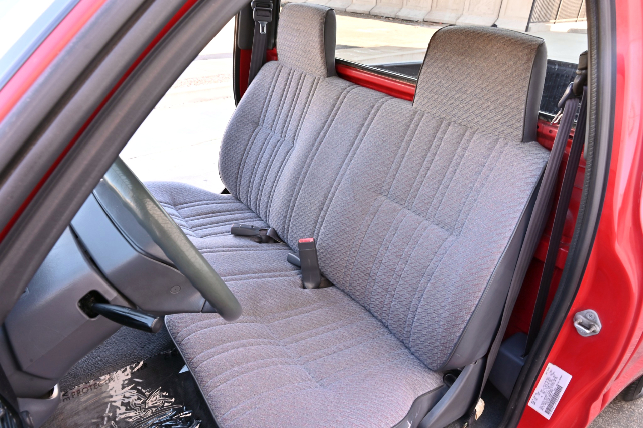 Toyota Tacoma photo 14