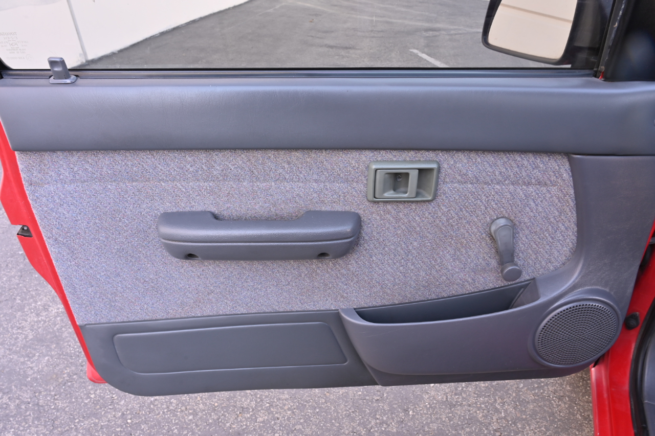 Toyota Tacoma photo 15