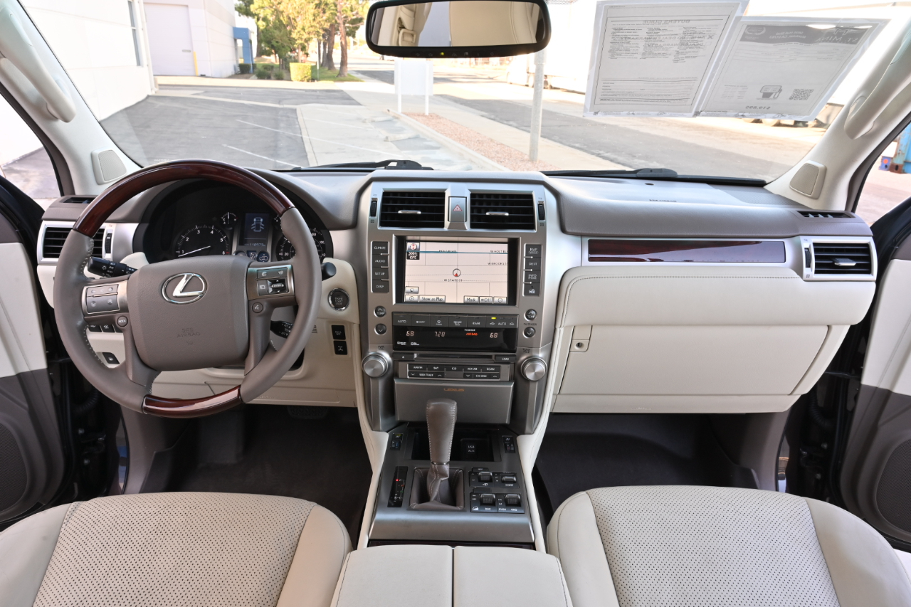 Lexus GX photo 11