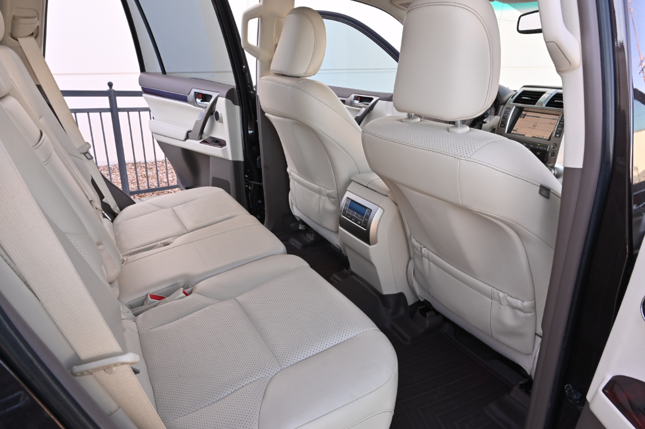 Lexus GX photo 14