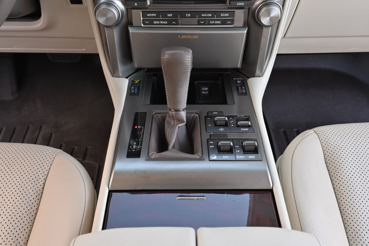 Lexus GX photo 23