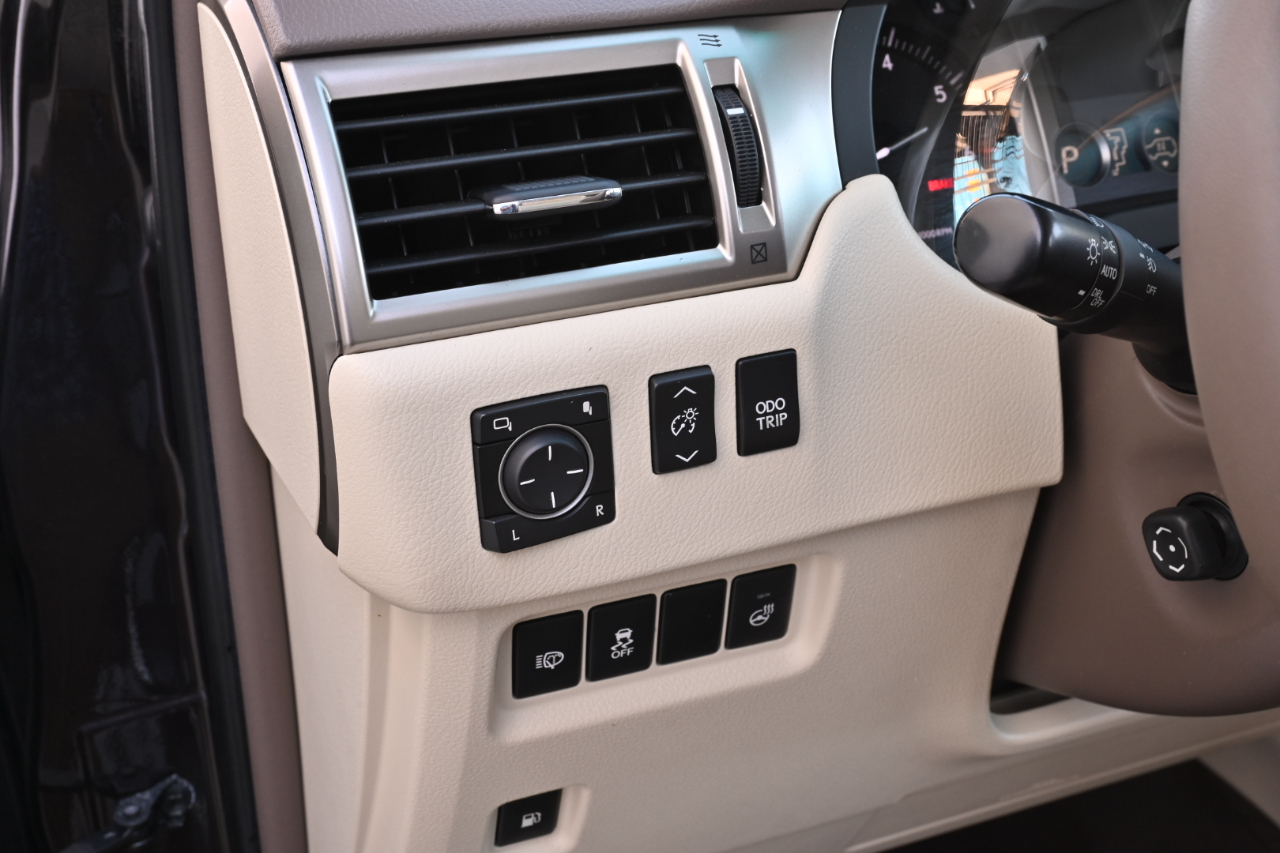 Lexus GX photo 26