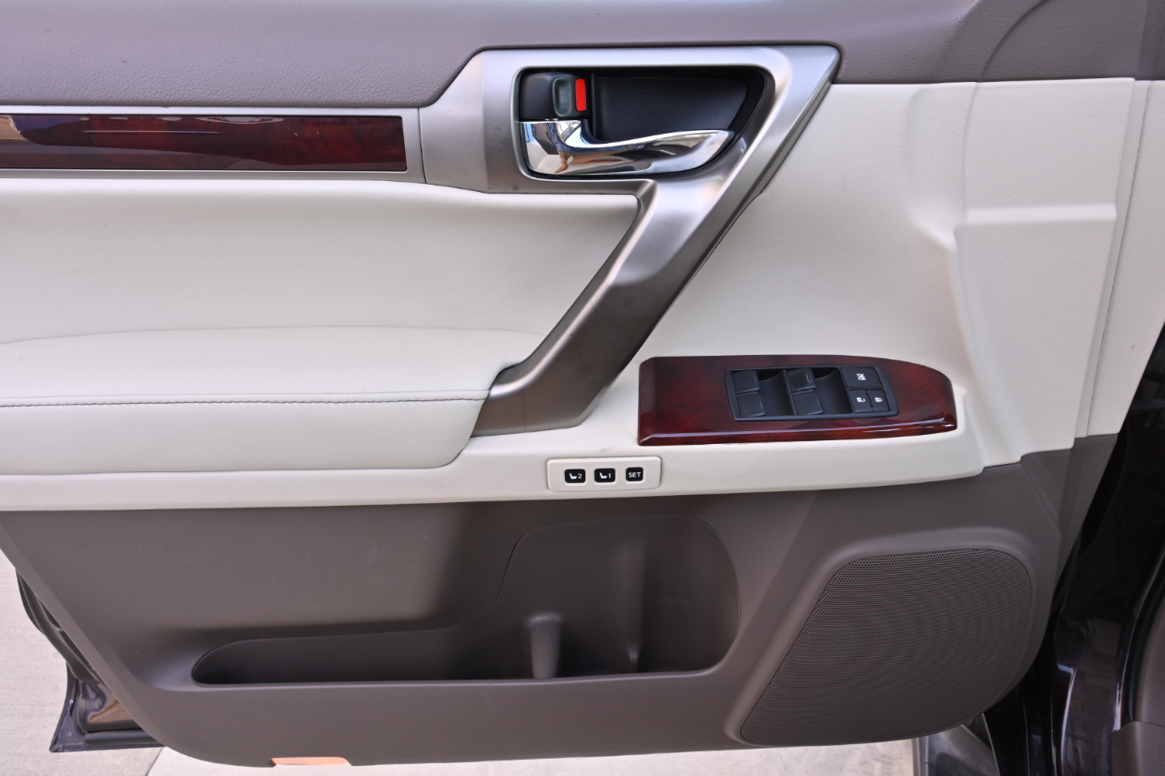 Lexus GX photo 32