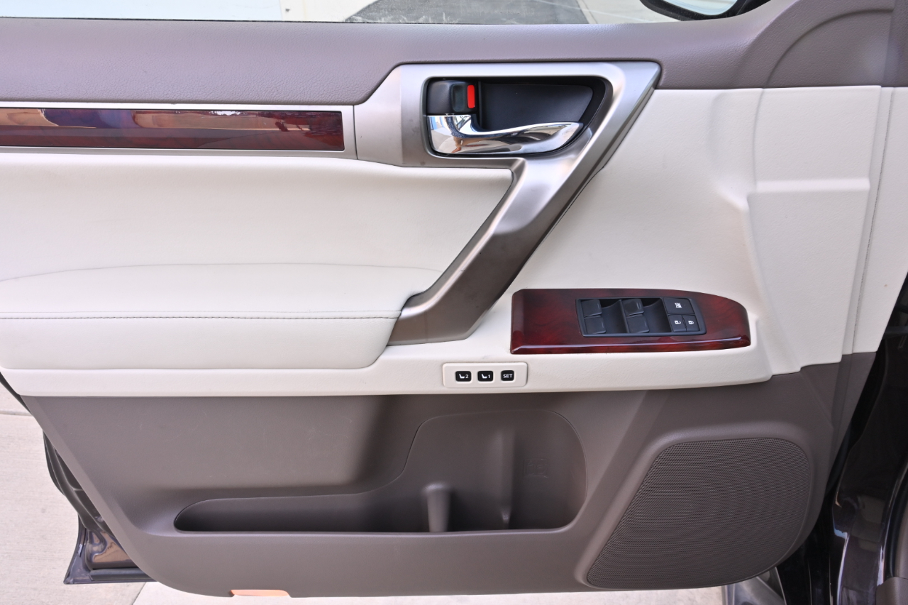 Lexus GX photo 38