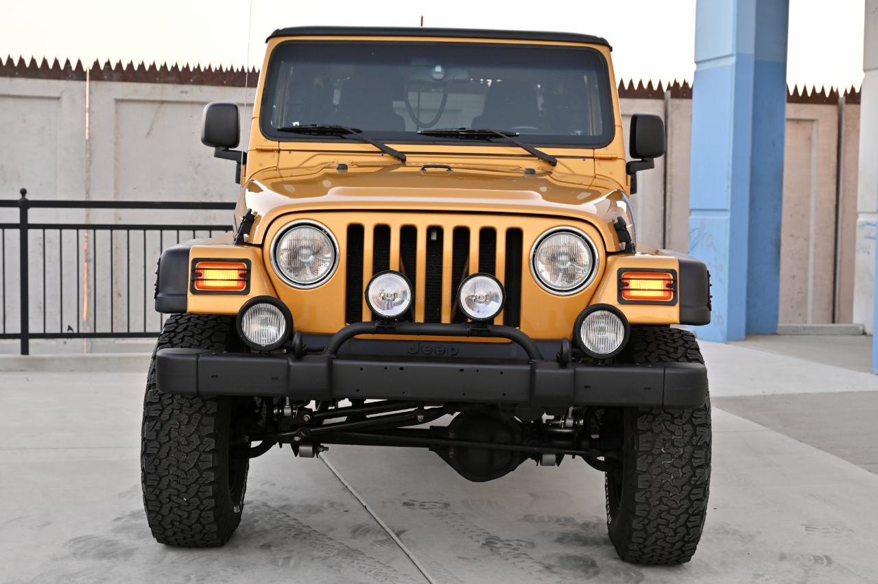 Jeep Wrangler photo 10
